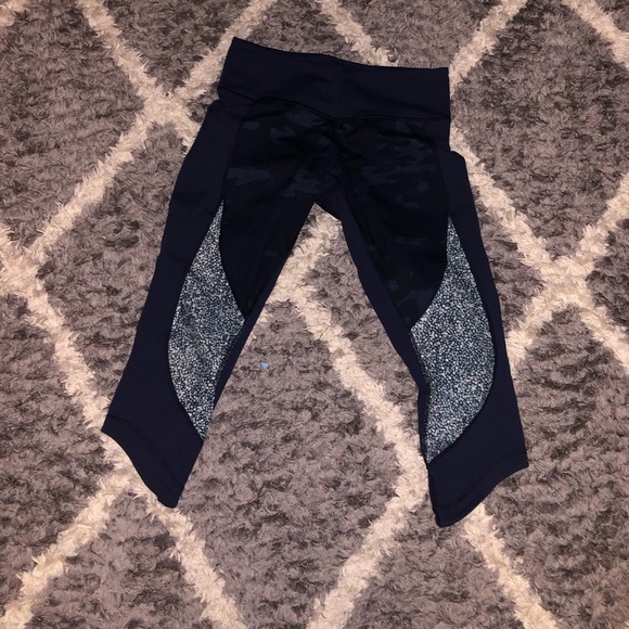 cropped pattern lululemon leggings - Picture 1 of 2